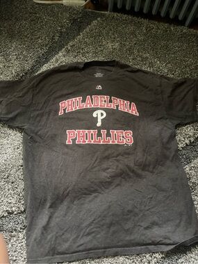 phillies Tee with Red Logo
